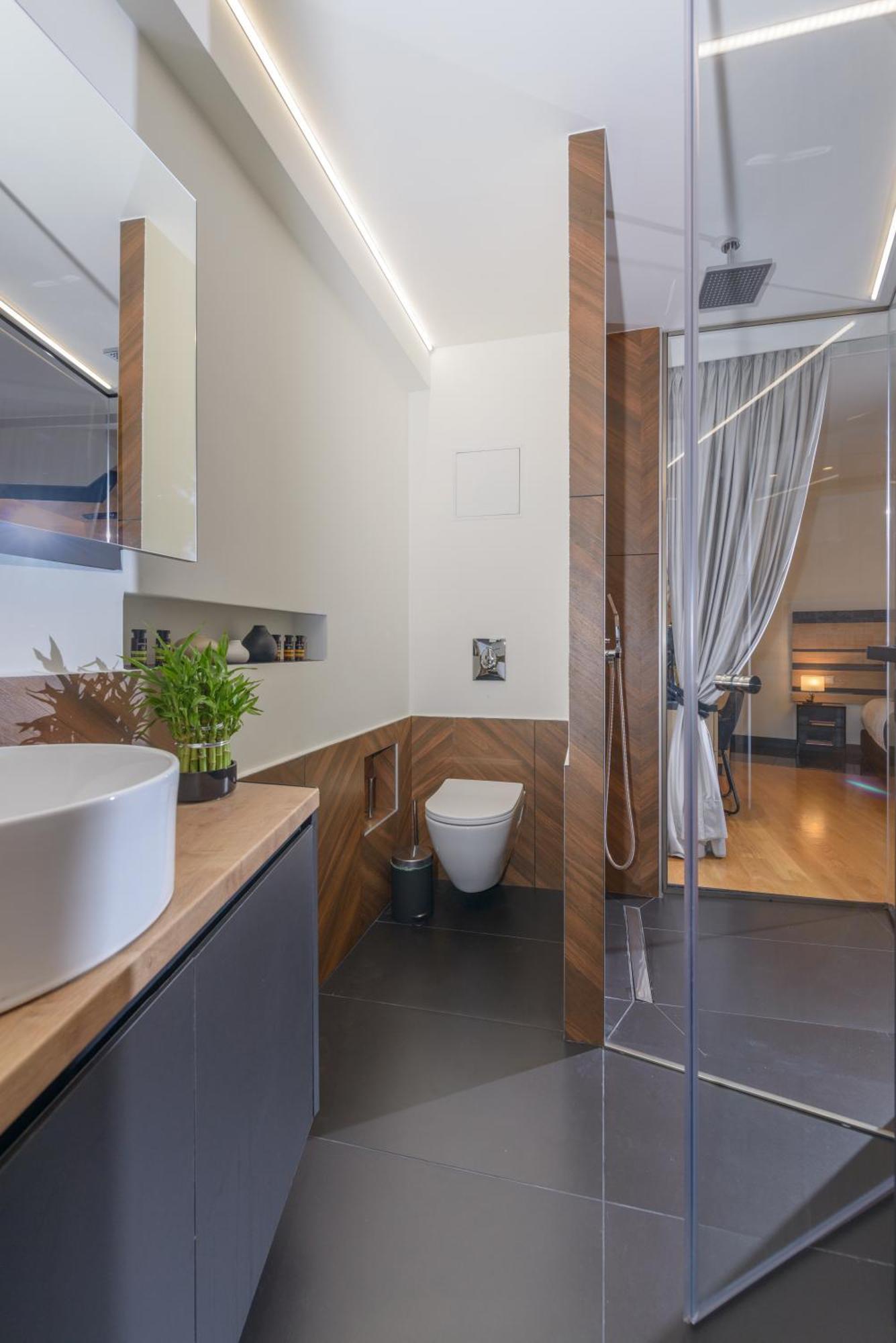 With Ac-wifi By Hospi S1 Candia